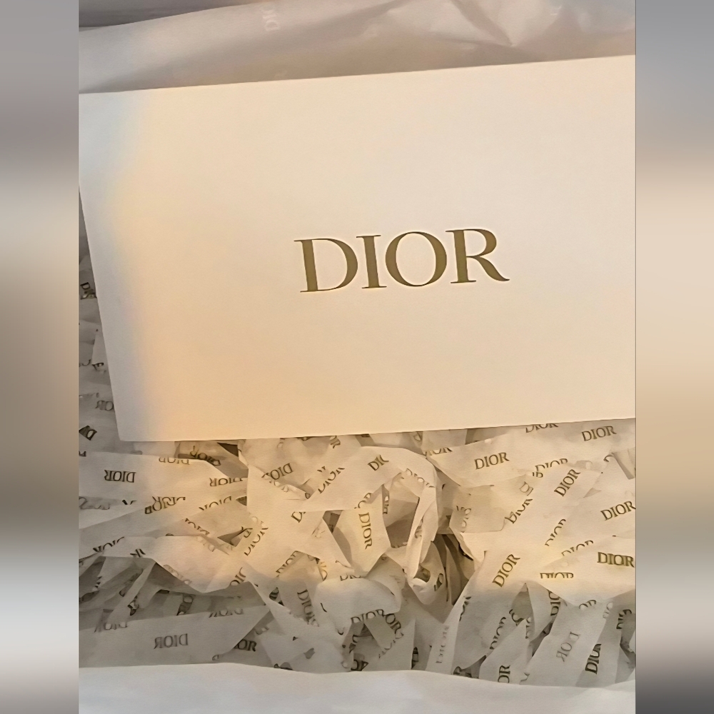 Dior Large All Inclusive Gift Box - Picture 4 of 6